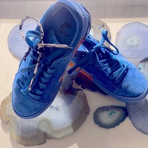 Off/White Brand sneaker for women’s.